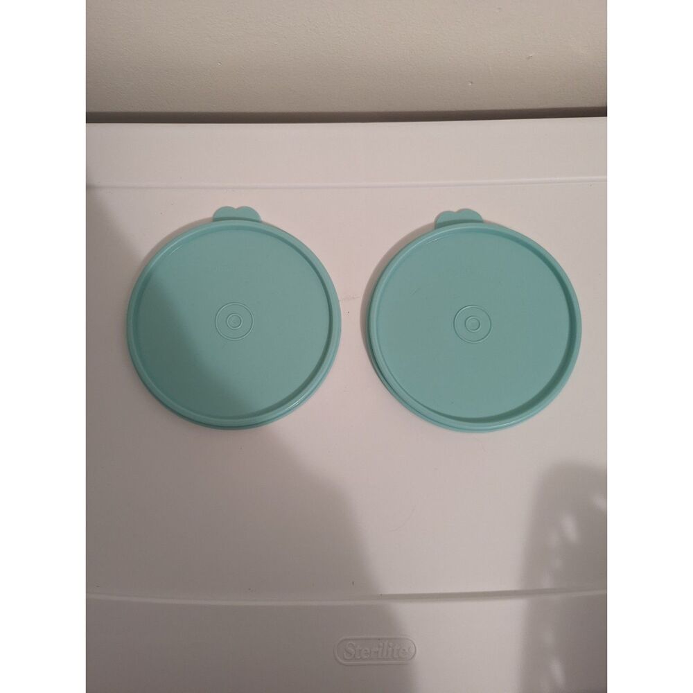 Tupperware Mint Green Round Replacement Lids 6793 Double Tab 5.75" set of 2‎